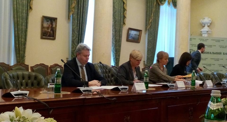 НБУ сохранил учетную ставку на уровне 22% годовых