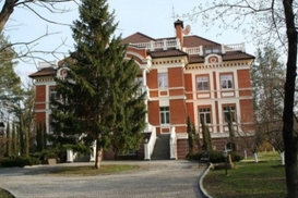 Президентские гектары: чем владеют бывшие правители Украины