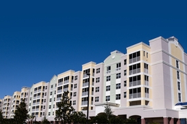 Туфли за вкусняшку, часы за памперсы: в ЛДНР меняют вещи на еду