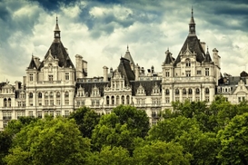 Российский вице-премьер арендует апартаменты в Лондоне сам у себя