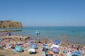 Россияне жалуются на дорогой отдых в Крыму и закрытые пляжи