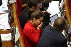 Народным депутатам задерживают зарплату