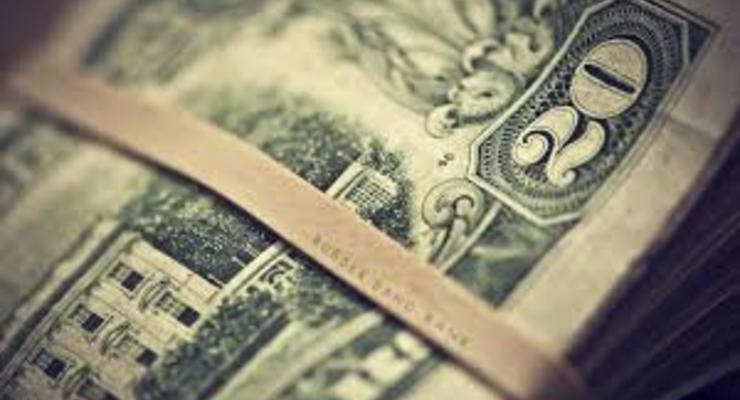 Курс доллара на межбанке незначительно вырос