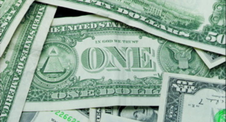 На закрытии межбанка курс доллара незначительно вырос