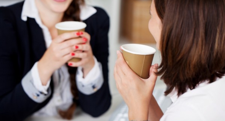 Больше половины украинцев верят в дружбу на работе