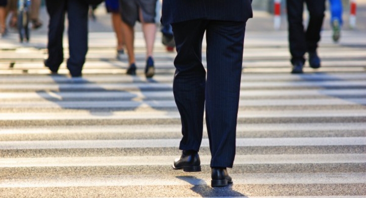 Каждый пятый ходит на работу пешком - опрос