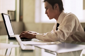 Работодатели стали активнее нанимать молодых сотрудников