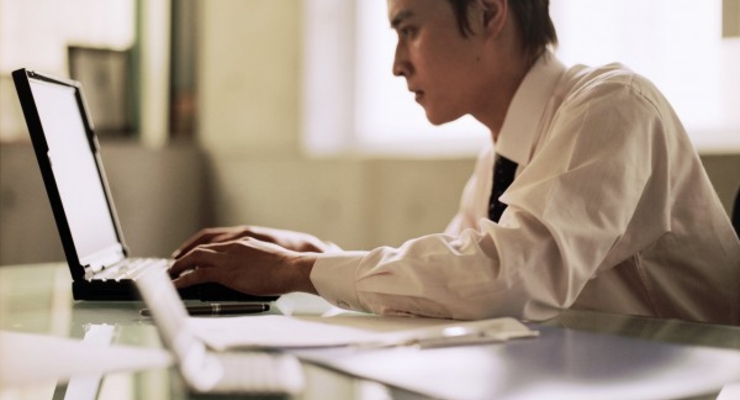 Работодатели стали активнее нанимать молодых сотрудников