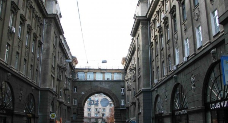 Кому принадлежит самая дорога недвижимость Киева