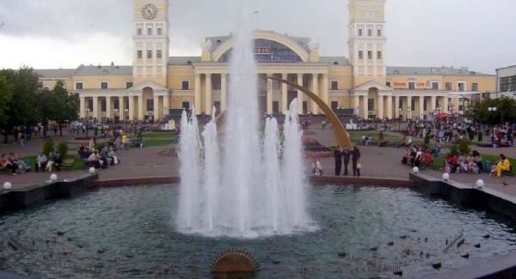 Аэропорты Харькова и Днепропетровска начали принимать рейсы