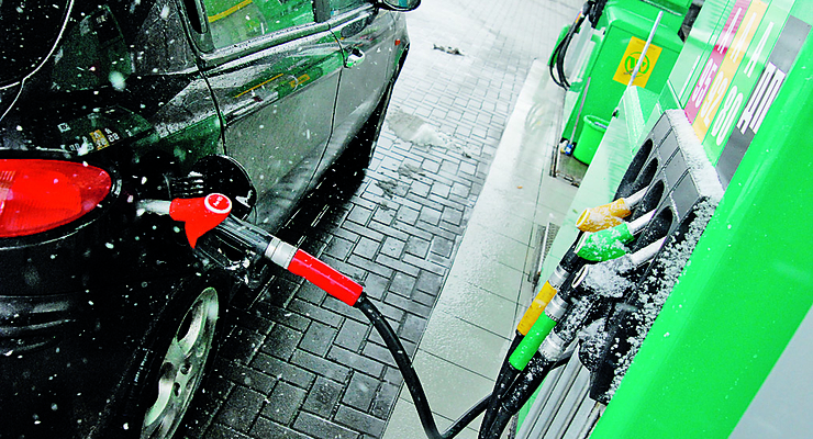 Отечественные трейдеры уверенно снижают стоимость топлива