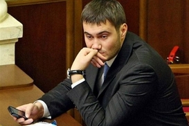 Янукович-младший жил в 2013 году на одну зарплату