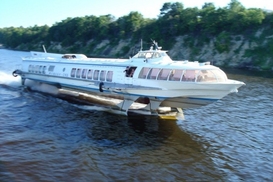 По Днепру собираются пустить скоростные пассажирские катера