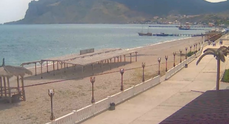 Турпоток в Крыму упал минимум в два раза