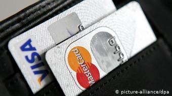 Пластиковые карты Visa и MasterCard