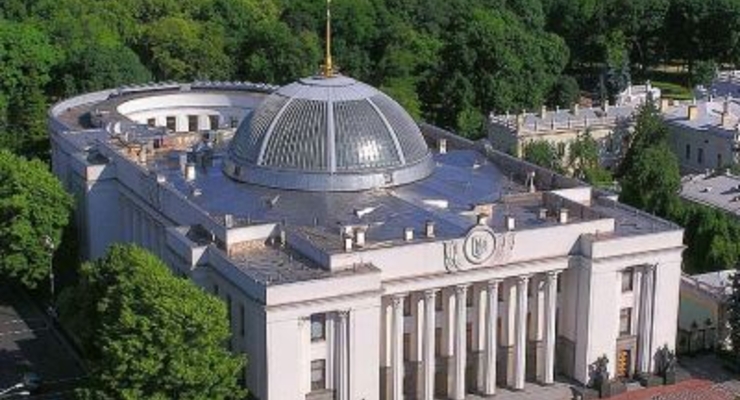 Верховная рада будет работать без летних каникул