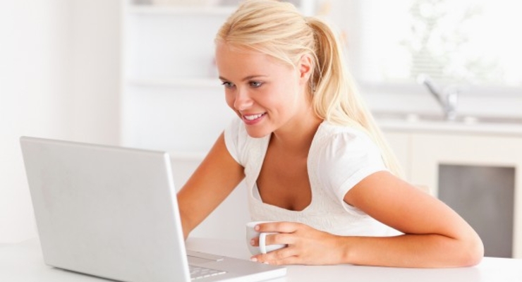 Каждый второй ищет работу через знакомых