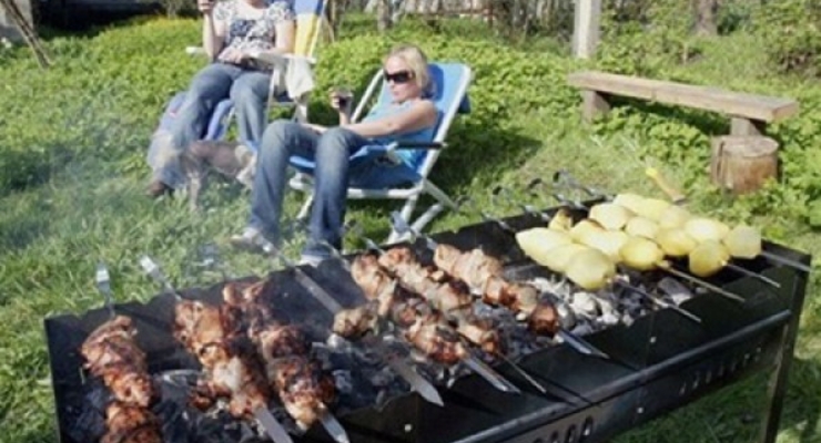 Майские праздники: брать ли отпуск за свой счет