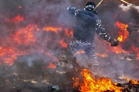 Коктейль Молотова стал сувениром с Майдана