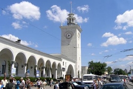 ПриватБанк приостанавливает свою работу в Крыму