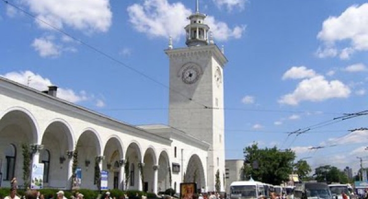 ПриватБанк приостанавливает свою работу в Крыму