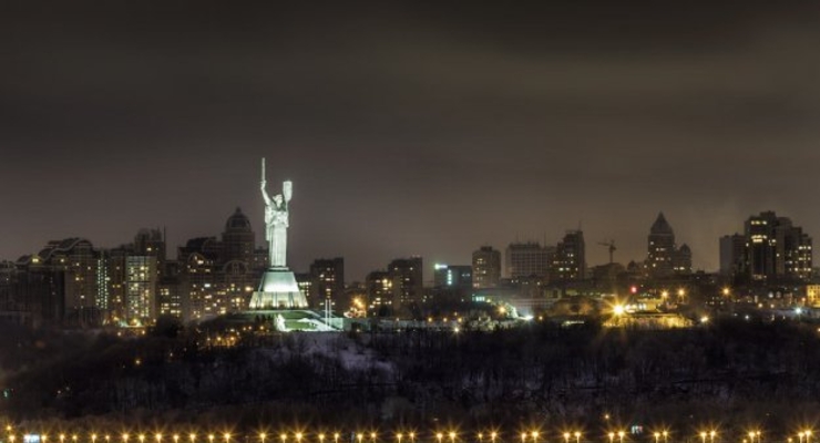 Почему на памятниках и мостах отключили подсветку?