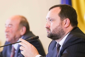 Украинцы тратят тысячи долларов на поиски предков