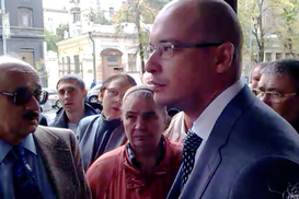 У Кабмина нет достаточно средств на ремонт дорог в текущем году - Азаров