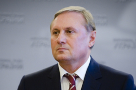 НБУ вышел на межбанк, чтобы остановить ползущее наступление доллара