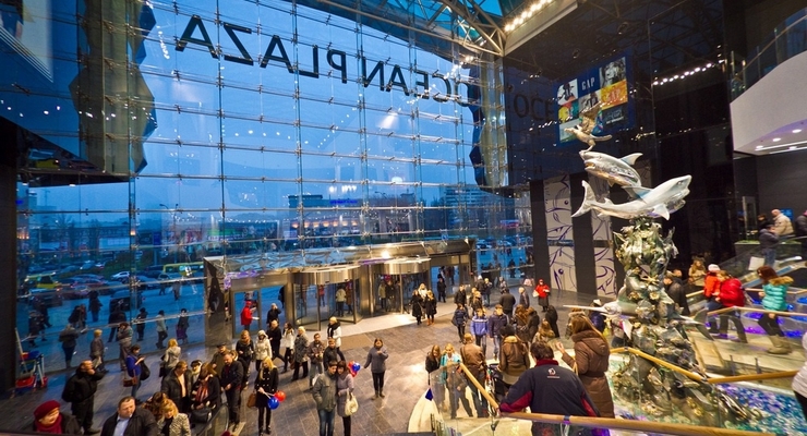 Работа в Ocean Plaza: сколько платят в самом большом ТРЦ Украины