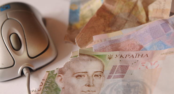 Пинзеник: В Украине идет девальвация, которую зарисовывают продажей резервов
