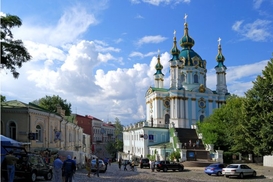 Евро на межбанке заканчивает неделю ростом котировок