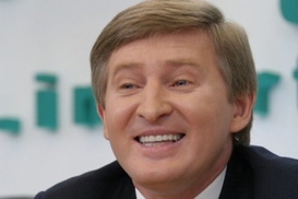 Азаров назвал "историческим" сегодняшнее заседание Кабмина с участием Януковича