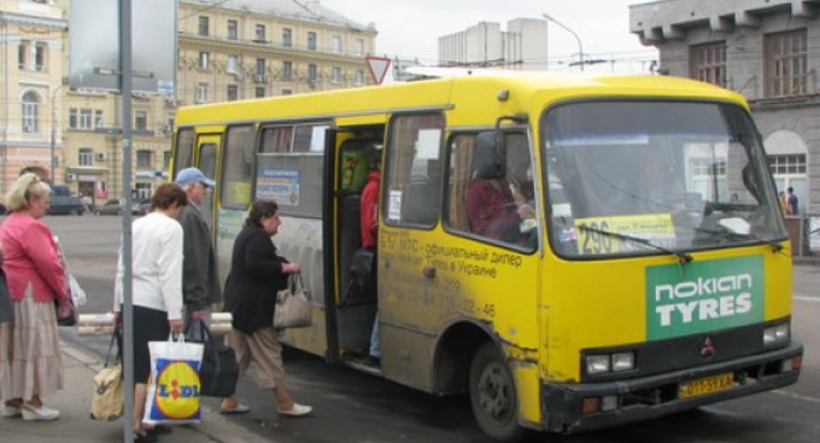 С сегодняшнего дня цены на воду в Украине выросли почти на 8%