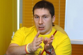 Янукович продлил полномочия БТИ, которое ранее журил за коррупцию