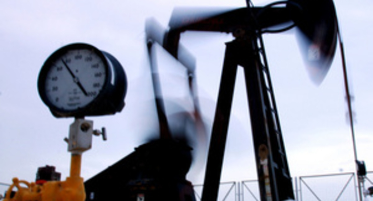 Цены на нефть в Европе снизились почти на три доллара