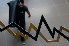 Украинские рынки открылись агрессивными распродажами