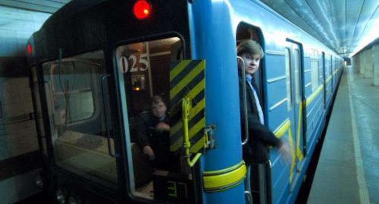 Работников киевского метро обязали улыбаться пассажирам