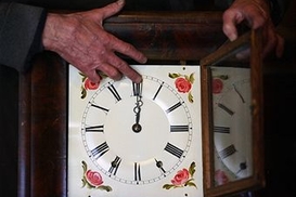 В Ужгороде на работу и учебу будут выходить на час позже