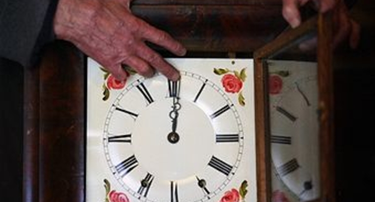 В Ужгороде на работу и учебу будут выходить на час позже