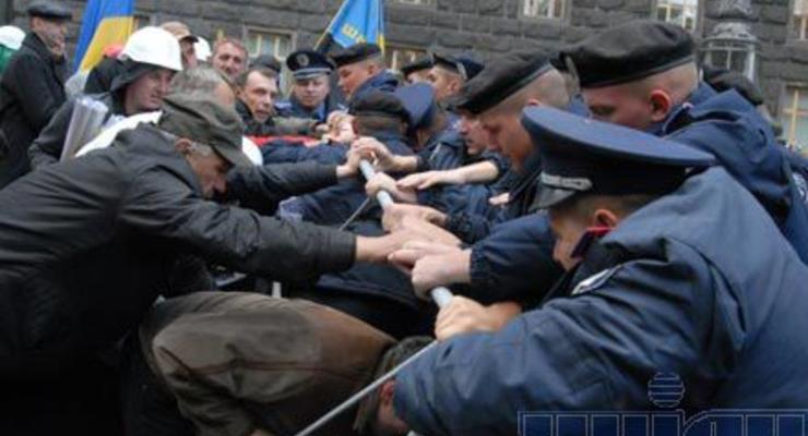 Луганские шахтеры штурмуют Кабмин