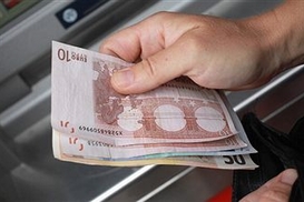 Евро и доллар выросли - официальные курсы валют на 13 октября