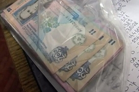 Крымский таможенник попался на взятке