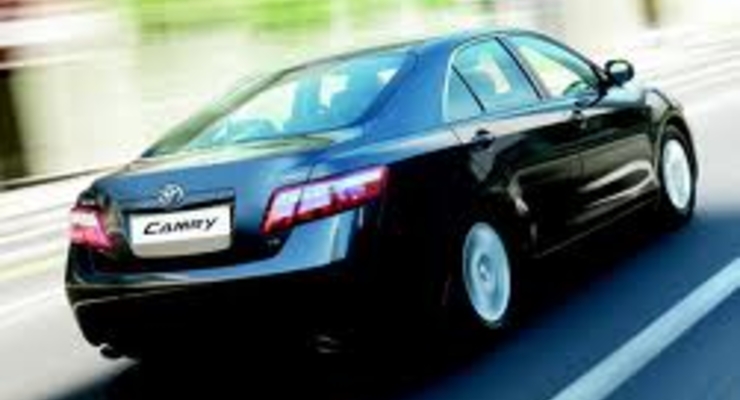 Парламент получил 17 новых Toyota Camry