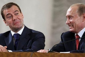 Медведев объяснил, почему уступает президентское кресло Путину