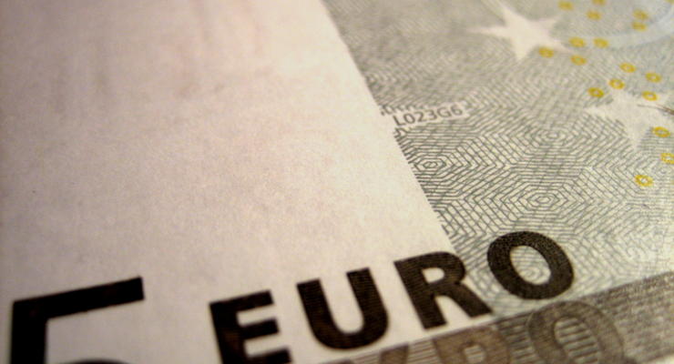 Курс евро/доллар застрял на отметке 1,35