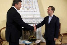 Азаров: Украина и Россия договорились пересмотреть газовые соглашения