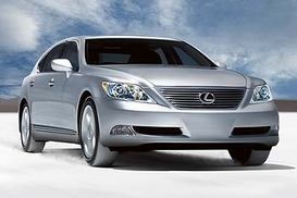 Lexus назвали «автопроизводителем десятилетия»