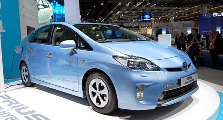 Стала известна цена на электрическое авто Toyota Prius