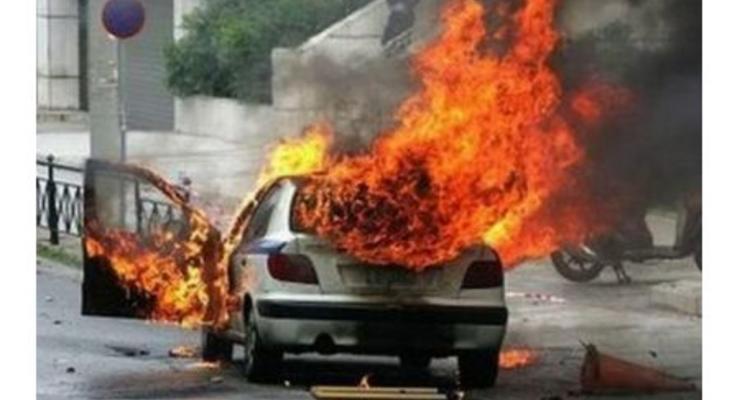 В Киеве продолжается эпидемия ночных поджогов автомобилей